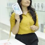 Ammu Abhirami Instagram – Happy to launch the new iPhone 15 series at Sathya showroom. With all the exciting offers and prizes I wasted no time and purchased mine right away…Head to your nearest Sathya showroom and get yourself the new iPhone 15 series with amazing offers!

Digital PR @shoutout_campus 

#sathyaagencies #sathyaretail #iphone #iphone15 #apple #phoenixmarketcitychennai