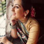 Anagha Bhosale Instagram - When daddy is your photographer 🙈 #marathimulgi #ganeshchaturthi2023