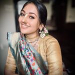 Anagha Bhosale Instagram - When daddy is your photographer 🙈 #marathimulgi #ganeshchaturthi2023