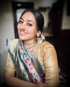 Anagha Bhosale Instagram - When daddy is your photographer 🙈 
#marathimulgi #ganeshchaturthi2023