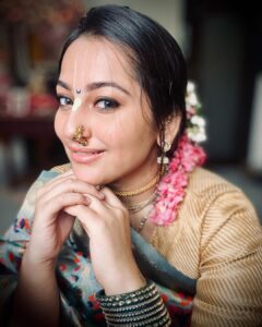 Anagha Bhosale Instagram - When daddy is your photographer 🙈 
#marathimulgi #ganeshchaturthi2023