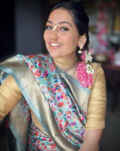 Anagha Bhosale Instagram - When daddy is your photographer 🙈 
#marathimulgi #ganeshchaturthi2023