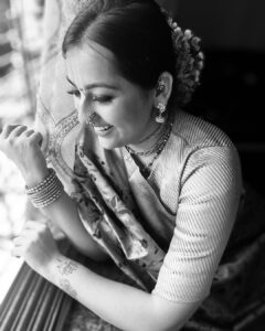 Anagha Bhosale Instagram - When daddy is your photographer 🙈 
#marathimulgi #ganeshchaturthi2023