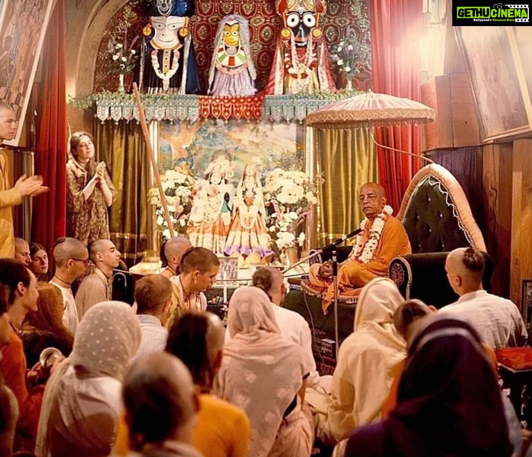 Anagha Bhosale Instagram - Swipe⬅️ Srila Prabhupada Appearance Day (Founder acharya of ISKCON) #jagatgurusrilaprabhupadkijai🙏 Please start chanting Hare Krishna mahamantra everyone: Hare Krishna Hare Krishna Krishna Krishna Hare Hare Hare Rama Hare Rama Rama Rama Hare Hare