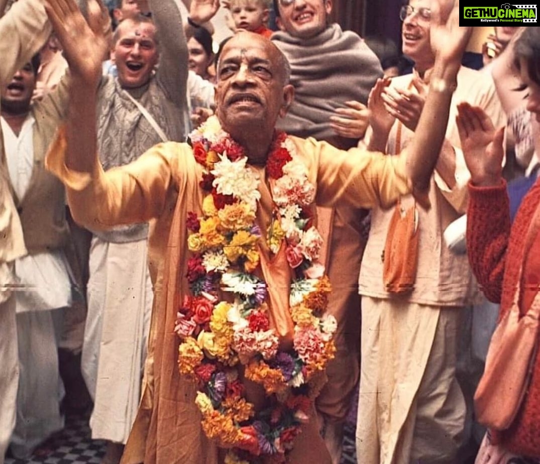 Anagha Bhosale Instagram - Swipe⬅️ Srila Prabhupada Appearance Day (Founder acharya of ISKCON) #jagatgurusrilaprabhupadkijai🙏 Please start chanting Hare Krishna mahamantra everyone: Hare Krishna Hare Krishna Krishna Krishna Hare Hare Hare Rama Hare Rama Rama Rama Hare Hare