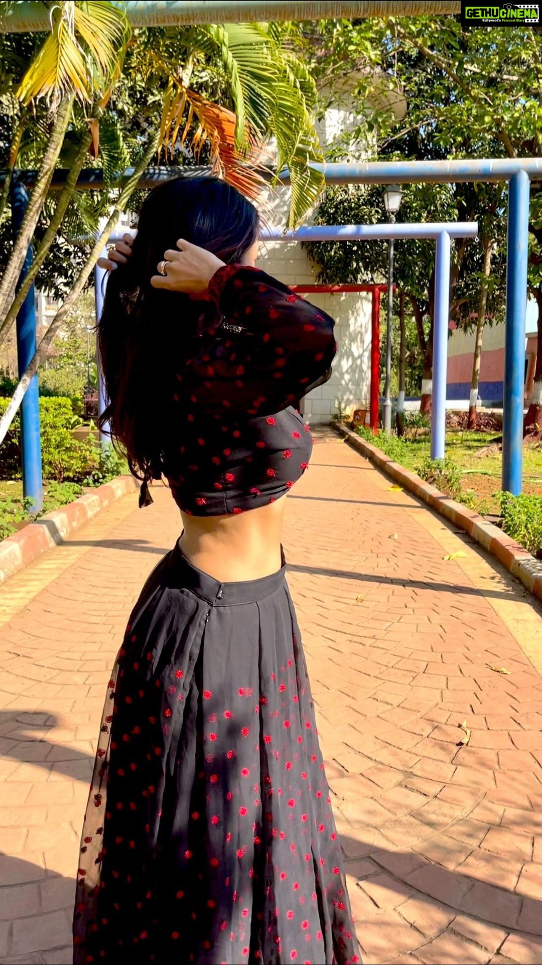 Anaika Soti - 172.4K Likes - Can’t get this song out of my head. Never too late for this trend. 💃🏻