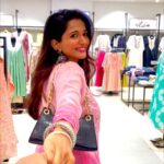 Anaika Soti Instagram – Petition to have extra seats in shops for bfs to sit 😂 

#relationships #relationshipgoals #viral #trending #shopping #icecream #indian