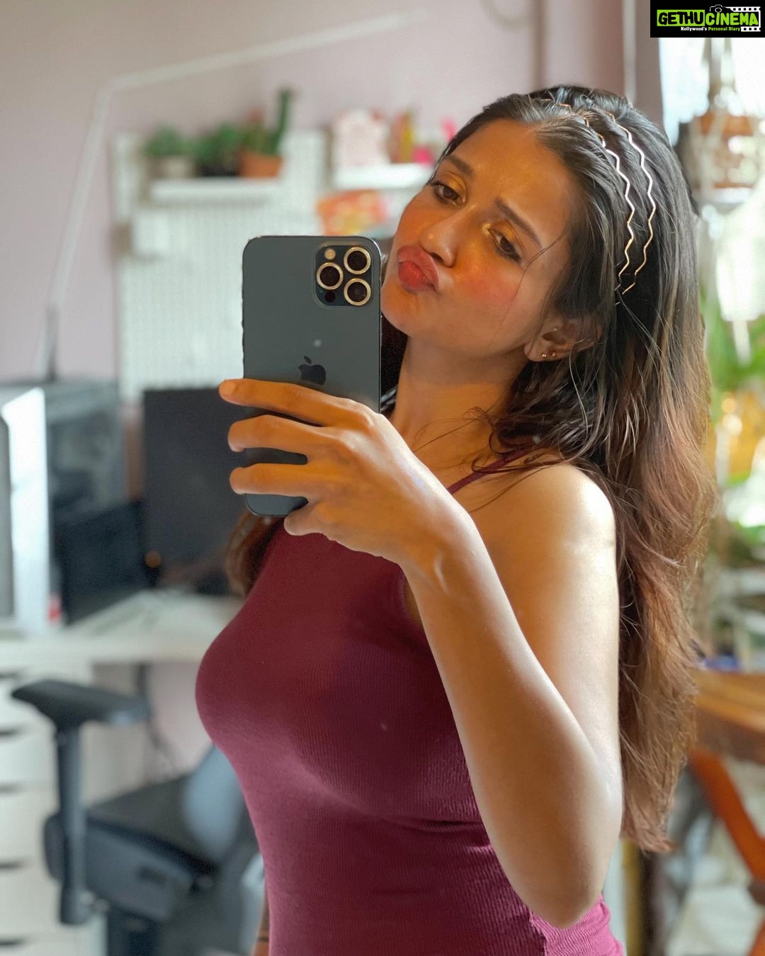 Anaika Soti Instagram - Late for my lunch 🥙 🥪
