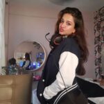 Anaika Soti Instagram - There's always time for a photoshoot between games.