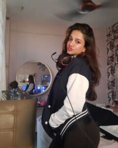 Anaika Soti Instagram - There's always time for a photoshoot between games.