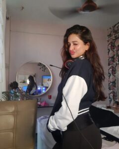Anaika Soti Instagram - There's always time for a photoshoot between games.