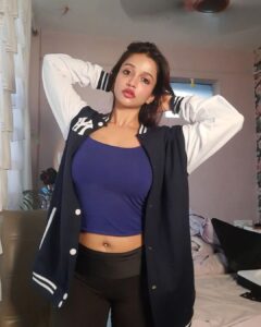 Anaika Soti Instagram - There's always time for a photoshoot between games.