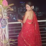 Anaika Soti Instagram - Waiting for fireworks on diwali nights be like ...... Also, Happy Diwali & a very Happy New Year to all of you...💥✨✨✨✨