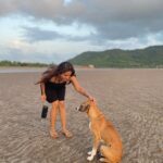 Anaika Soti Instagram - Made a new best friend on the beach. He was the goodest boi 🐕🐶🦴