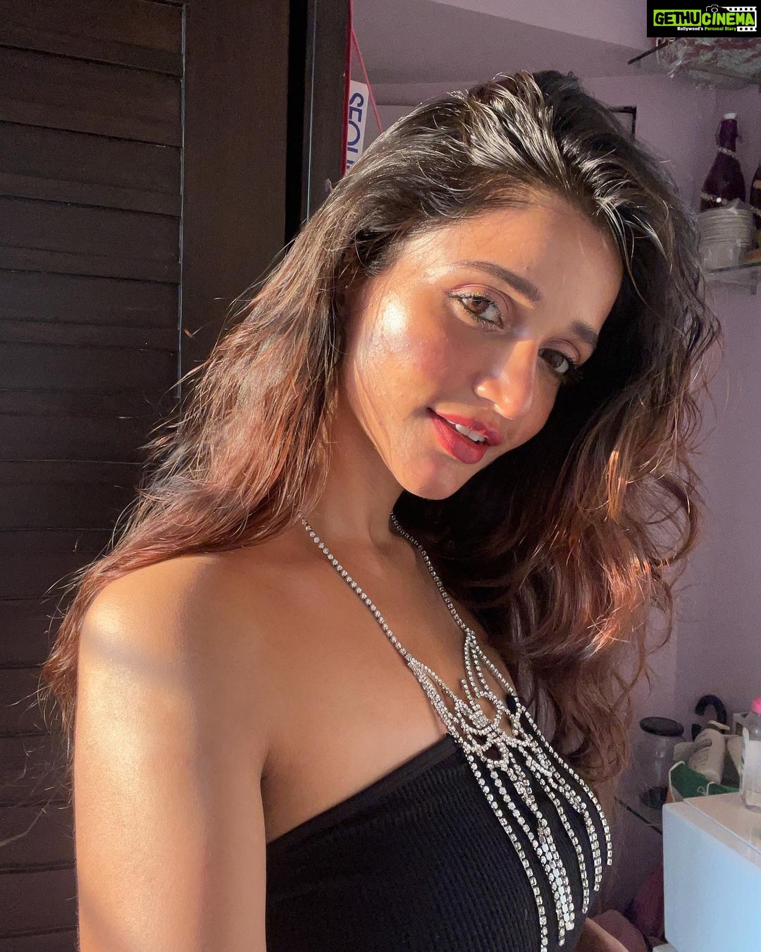 Anaika Soti Instagram - Cupcakes 🧁 & sunshine ☀️