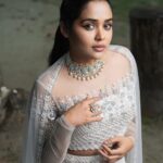 Ananya Instagram - "Dressed in white, feeling like a dream."🧿 Photography: @avinashchoochiphotography Styling: @rashmimuraleedharan Jewellery: @akshayagold_palakkad Hair&makeup: @brahma_hairandmakeup Wearing: @thunnal Location: @kondai_lip_resort #ananya #instagram #love #picoftheday #fashion #smile #happy #style #life #myself #trending