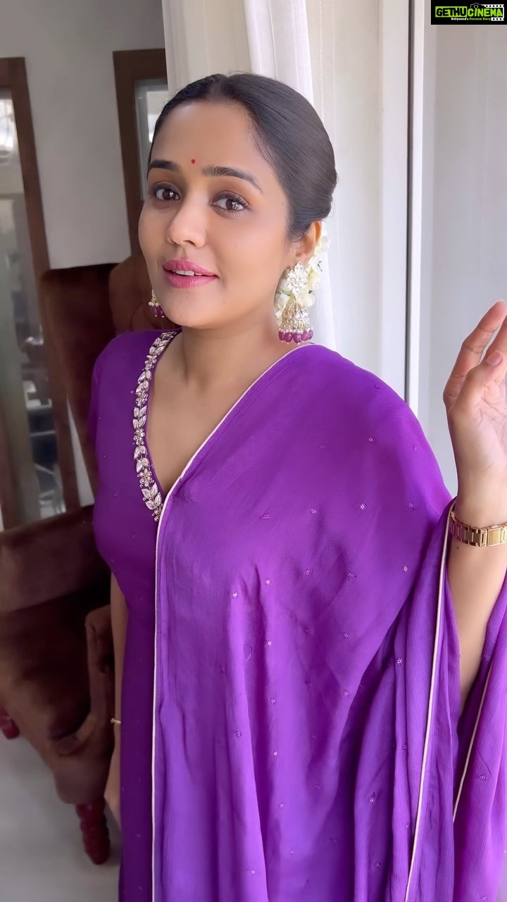 Ananya Instagram - Inframe: @ananyahere . #acter #style #makeupartist #malayalamactress #colourful #stylemakeover #instagood #makeuptutorial