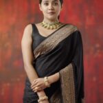 Ananya Instagram - 🖤❤️🧿 Stylist: @sabarinathk_ Saree: @milandesignkochi Jewellery: @meralda.jewels Mu: @abilashchickumakeupartist Video: @sougandhsu Studio: @maxxocreative #instagram #instagood #love #fashion #smile #jewellery #instareels #style #trendingreels #🖤❤️