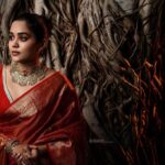 Ananya Instagram - Every woman has a bit of red in her personality. We just gotta bring it out. Photography:@avinashchoochiphotography styling: @rashmimuraleedharan Jewellery: @akshayagold_palakkad Hair&makeup: @brahma_hairandmakeup Saree: @label.tamara Blouse: @saanvi_designs_ Location: @kondai_lip_resort Retouch: @suveeshgraphiccyanide #instagram #instagood #love #like #follow #photography #photooftheday #instadaily #fashion #instalike #beautiful #smile #nature #style #life #myself #india #likeforfollow #lnstapost #trending #explore
