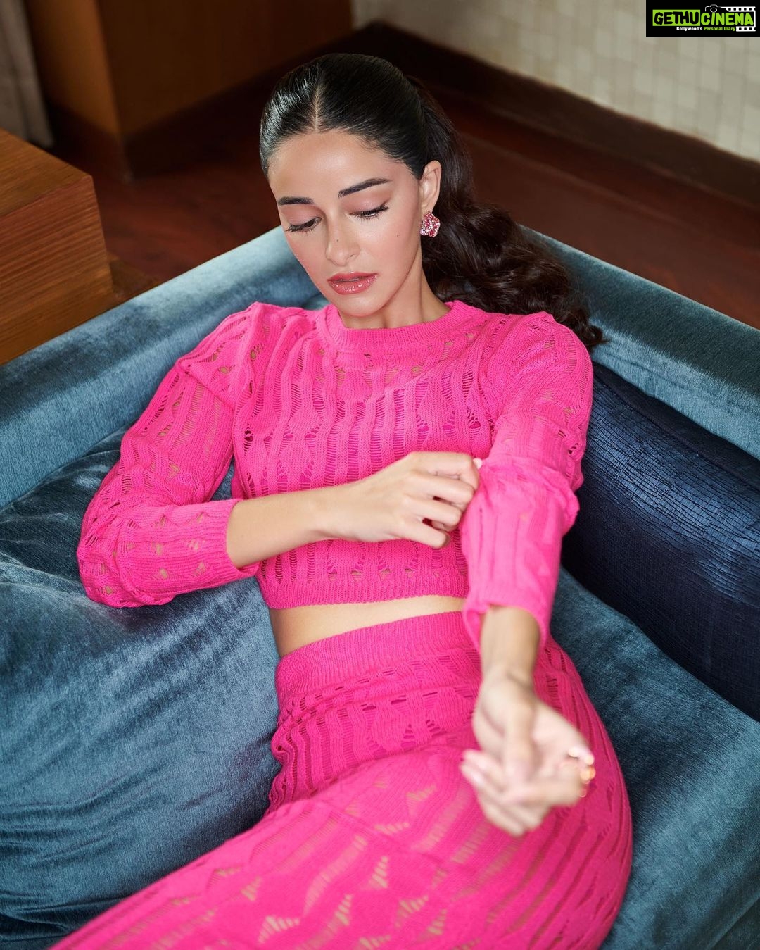 Ananya Panday Instagram - Indoor Indore 😎 Cleanest city Cleanest love 🫰🏼 #DreamGirl2 25th August 💕 Indore, India