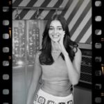 Ananya Panday Instagram - Just ignore me trying to steal @ayushmannk joke and go watch the DreamGirl 2 trailer now!!!! (Link in bio) 🤡