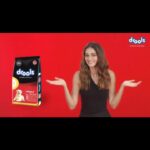 Ananya Panday Instagram - Fuel your furry friend’s diet with a bowl of wholesome goodness with Drools Daily Nutrition! 🐶🐾 A power-packed meal made with 100% Real Ingredients & 0 By-products. It ensures optimum digestion, skin & coat health, stronger bones & teeth, along with a finger-licking taste that your pets won’t stop DROOL-ing over! Drools- Feed Real Feed Clean ❤️🐾 #drools #petfood #feedrealfeedclean #petnutrition #petlovers