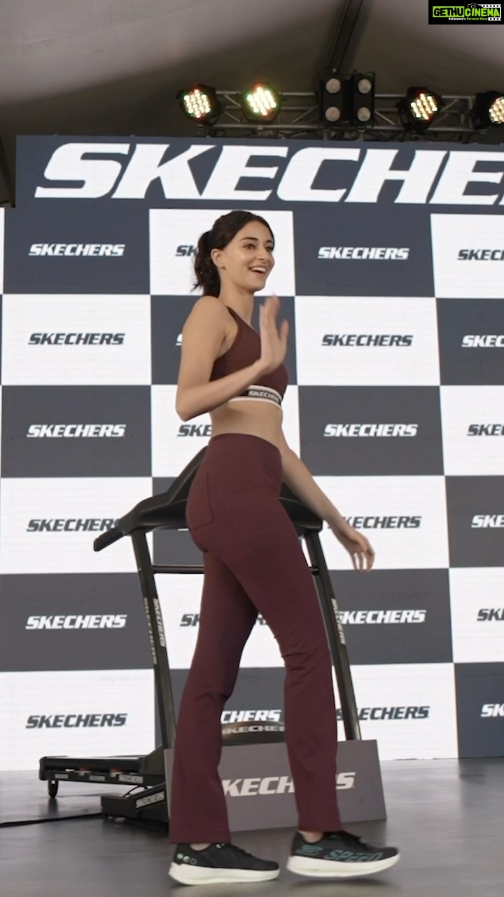 Ananya Panday Instagram - Had the most amazing time participating in the @skechersindia Community Goal Challenge in Delhi. The crowd was full of energy and together we completed 1000 kms and Skechers donated 100 shoes to an NGO. Delhi, you were great! until next time ❤️ #SkechersIndia @skechersgorunclub @dlfpromenade @skechersperformanceindia #ad