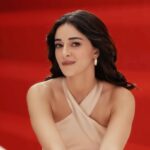 Ananya Panday Instagram - Perfumes SO GOOD that the paparazzi will go crazy! 📸😉 And...What’s better than the Red Carpet Perfume Collection by @plumbodylovin ?! 💯 Chic, Long-lasting & a Luxe perfume collection of 3 fab-smellin’ fragrances! 💃🏻✨ P.S. You must try the Starry Lights Perfume! 🤩 Use my code 𝗔𝗣𝟭𝟱 for an exclusive discount on plumgoodness.com! ❤️ So, go & get your glam on! ✨