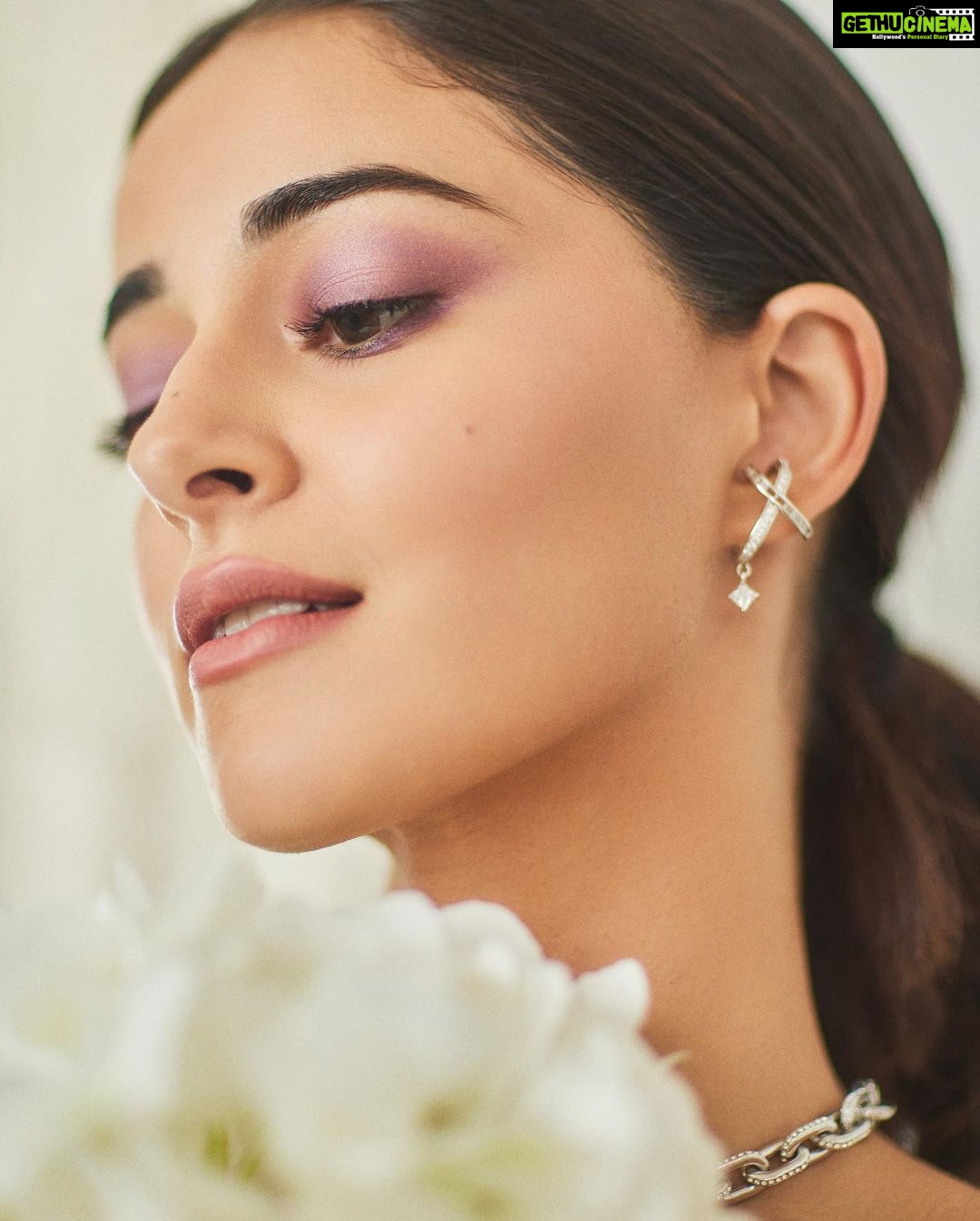 Ananya Panday Instagram - ππ¦ Have you guys watched #Naach yet????? #DreamGirl2 25th August πΌπ»