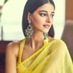 Ananya Panday Instagram - मुस्कुराइए की आप लखनऊ में हैं 😁 #DreamGirl2 25th August ❤️ Lucknow, Uttar Pradesh