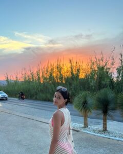 Ananya Panday Instagram - took the pink theme too seriously 🤭☀️