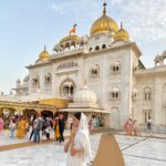 Ananya Panday Instagram - Waheguru Ji Ka Khalsa Waheguru Ji Ki Fateh 🤍🙏🏼 Sabr. Shukr. Simran. 🕊️ Bangla Sahib Gurdwara