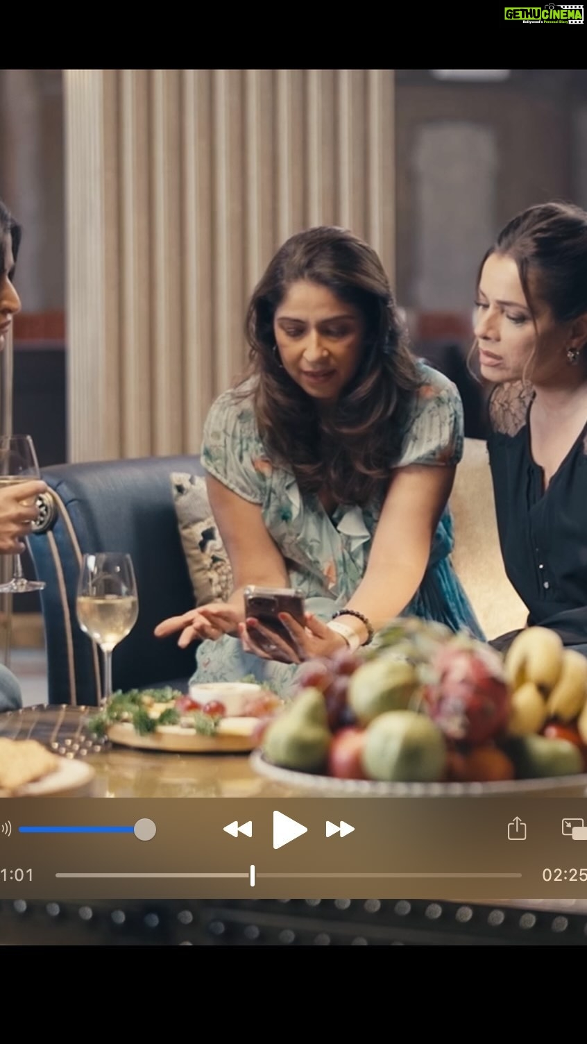Ananya Panday Instagram - Looks like the wives are digging into the fabulous life of Bollywood’s Dream Girl! 😉 #25AugustHogaMast #DreamGirl2 in Cinemas on 25th August. @ayushmannk @writerraj @ektarkapoor @shobha9168 @balajimotionpictures @neelamkotharisoni @bhavanapandey @maheepkapoor @pooja___dreamgirl
