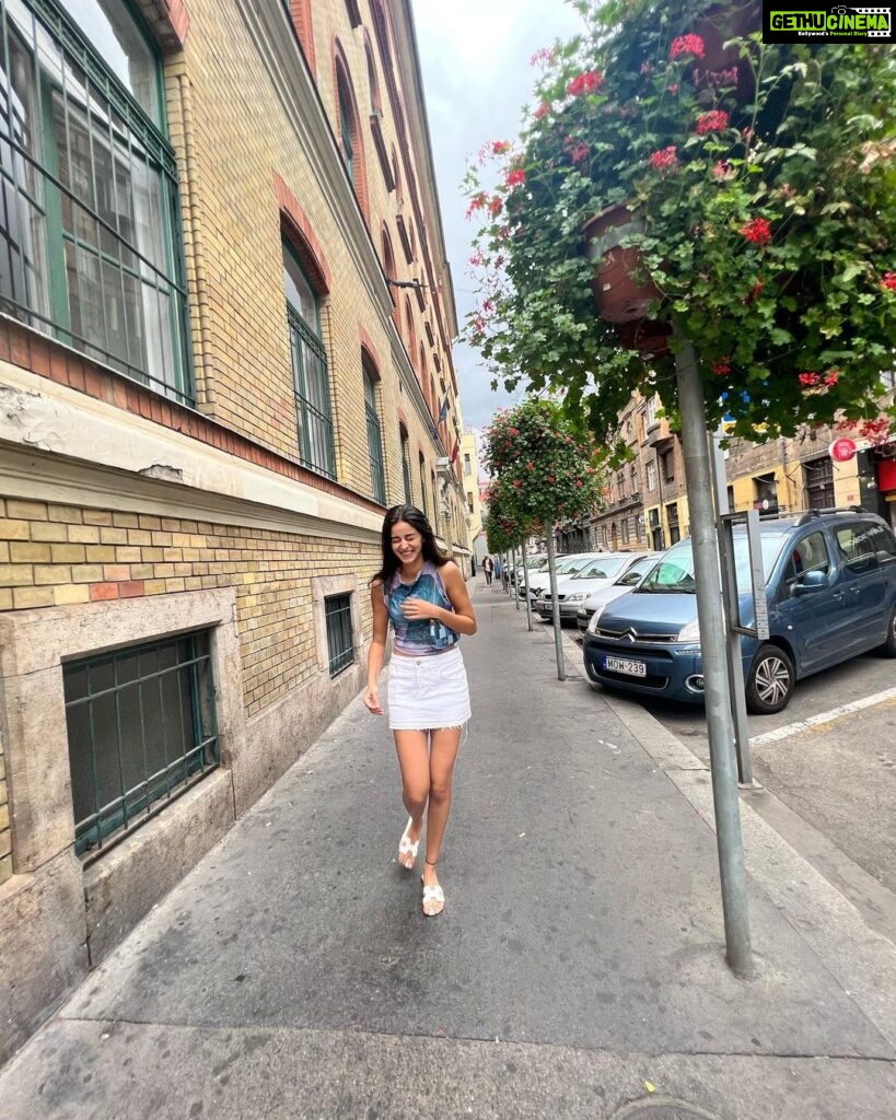 Ananya Panday Instagram - The pest in Buda 🪰 Budapest, Hungary