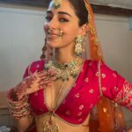 Ananya Panday Instagram - Over the moon w all the love #DreamGirl2 and Pari have gotten ❤️ #Grateful ❤️ go watch the film in cinemas nowwwww (link in bio) 🥰 Mathura, Uttar Pradesh