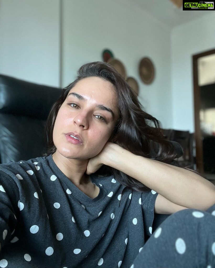 Angira Dhar Instagram - A selfie for everyone that’s ready to suffer your visual representation of every mood 😕💀….. part I.. yes there’s more!