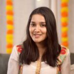 Anikha Instagram - With Onam here✨, I amped up my look with a hair makeover all by myself💁🏻! and when my friends saw my look their reactions got me excited!! Ps:- Special thanks to Garnier’s Virtual Try-On Tool for helping me find the perfect shade for myself✅ Hair colour courtesy: @garnierindia Shade: 5 Light Brown #collab #ColorfulReactions #GetReadyWithGarnier