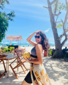 Anikha Instagram - 🌴🥥
@picstory_josecharles 

@masholidaystours 
#karthikalyani