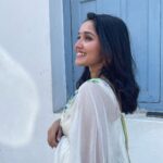Anikha Instagram - fav time of the year.🪷🪷🪷 @arsignatureofficial PC: my girl @yours_poorna Kochi, India