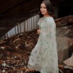 Anikha Instagram - Fav fit from #kok promos @sbk_shuhaib @arsignatureofficial Hyderabad