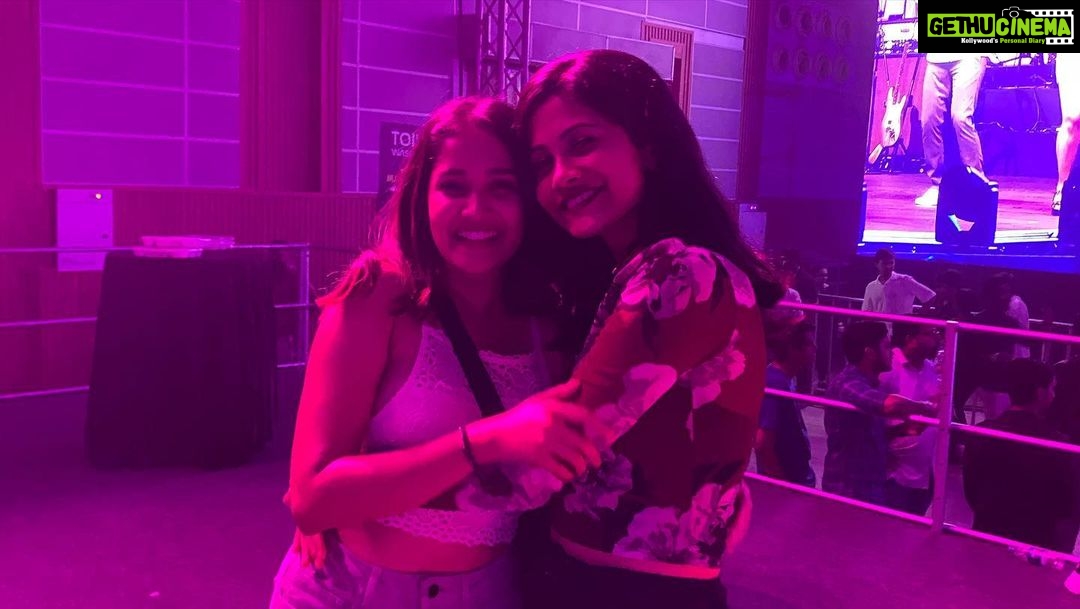 Anikha Instagram - some shaky concert footage from the @anirudhofficial show. you really forgot to take good content for instagram when you’re having the time of your life🫶🏽 thank you so much @pradeepnairs @jagadish_palanisamy.