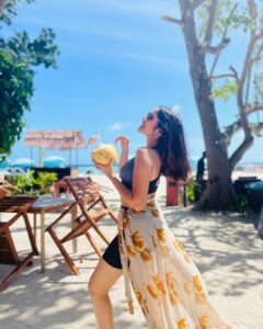 Anikha Instagram - 🌴🥥
@picstory_josecharles 

@masholidaystours 
#karthikalyani
