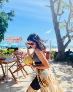 Anikha Instagram - 🌴🥥
@picstory_josecharles 

@masholidaystours 
#karthikalyani