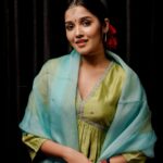 Anikha Instagram - essence of serenity 🍃 @keerthysampath @jiksonphotography @femy_antony__ @real_weaverstory @avyaali