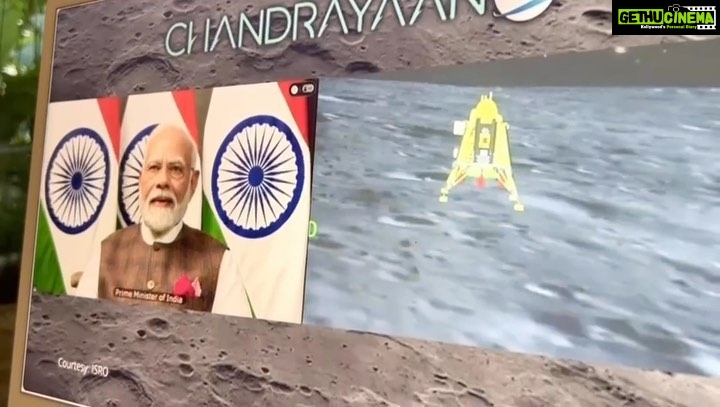 Anil Kapoor Instagram - What a brilliant display of Indian Space technology and genius! Congratulations to our brightest minds for adding yet another notch to our belt! @isro.in @chandrayan_3 #Ch3 #MissionIndia #chandrayan3