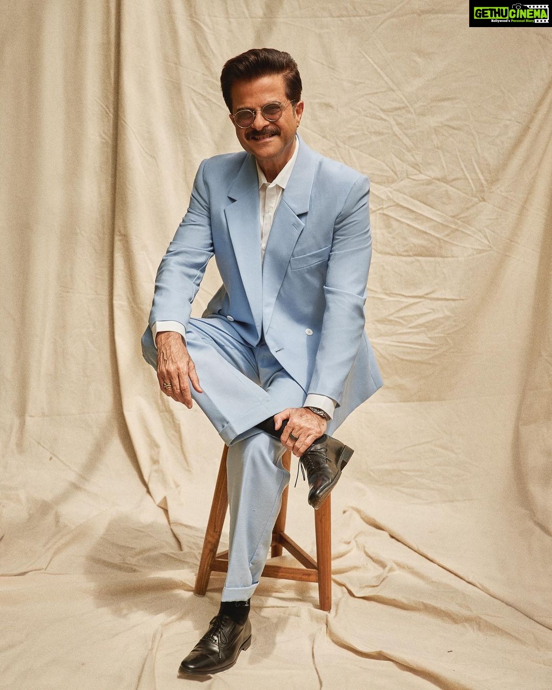 Anil Kapoor Instagram - High on #tiff energy! #thankyouforcoming 📸: @sheldon.santos Stylist: @saloniparekh__ Makeup Artist: @deepakchauhanartist Hairstylist: @raskarjaipal @whynot_byzeeba @tiff_net #tiff23 Toronto, Canadá