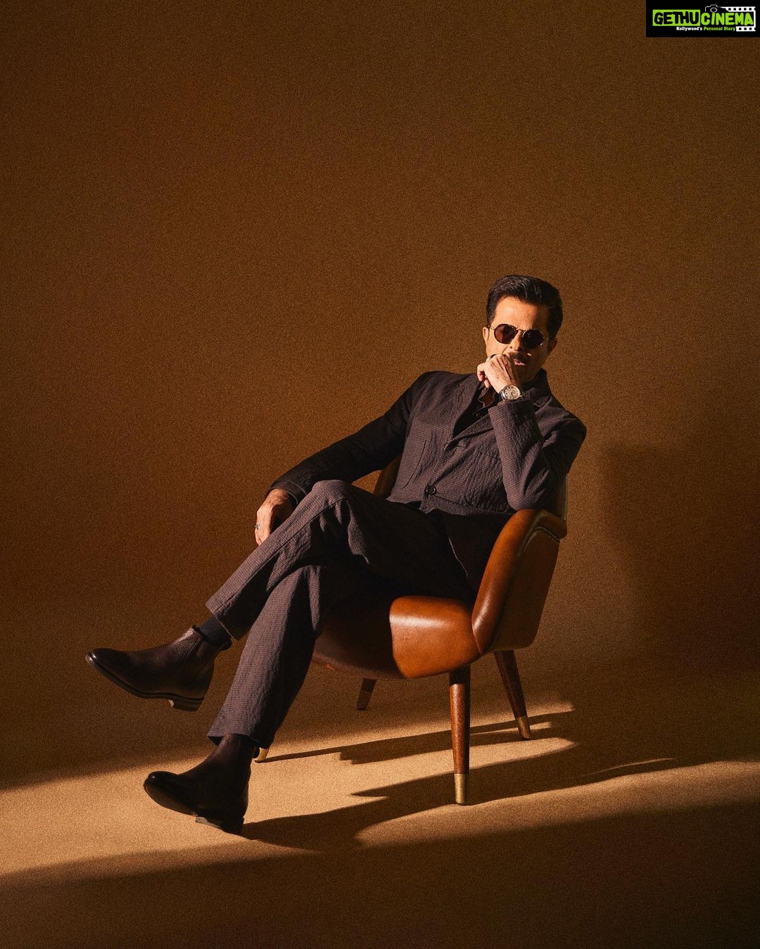Anil Kapoor Instagram - Dapper & Daring #TIFFReady #ThankYouForComing 📸 : @sheldon.santos Stylist: @saloniparekh__ Makeup Artist: @deepakchauhanartist Hairstylist: @raskarjaipal @whynot_byzeeba @tiff_net #tiff2023 Toronto, Ontario