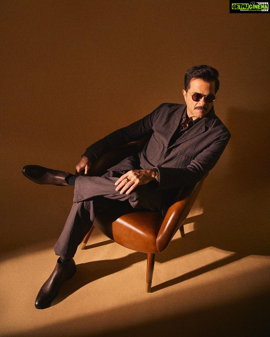 Anil Kapoor Instagram - Dapper & Daring #TIFFReady #ThankYouForComing 📸 : @sheldon.santos Stylist: @saloniparekh__ Makeup Artist: @deepakchauhanartist Hairstylist: @raskarjaipal @whynot_byzeeba @tiff_net #tiff2023 Toronto, Ontario