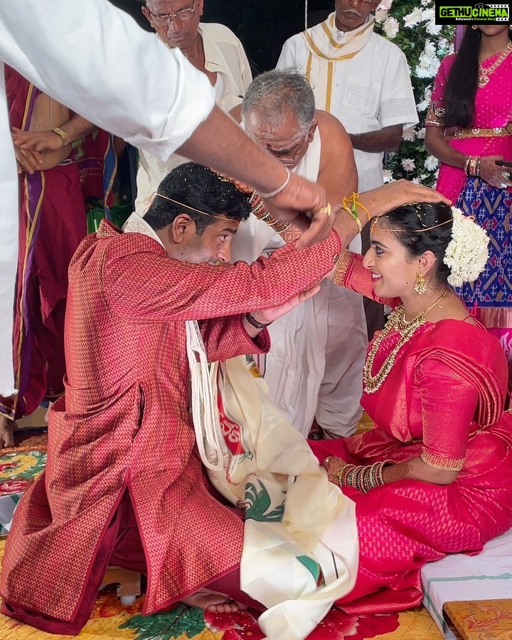 Anisha Victor Instagram - When the two most lovely people decide to spend the rest of their lives together.. 🌸 My heart is so full seeing you two on this special day. #SteffiWedsRaghu What a radiant bride you made @steffi.cherian and as for @raghuramgunnam we love you but team bride (@especially.zama @riya.cherian ) is still waiting for the jootie 💰 Only dollars accepted 💵😜 Saree courtesy🥻- @renugadevi_karuppannan Welcomhotel by ITC Hotels, Devee Grand Bay, Visakhapatnam