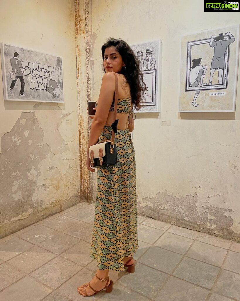 Anisha Victor Instagram - Art night 🖼️ Thursday with the launch of gallery @xxl.gallery exhibition OUTSIDERS. Huge congratulations to the team and @merchantofmuziris on this labour of love, so proud of you! 🌸 #art #artnight #galleryXXL